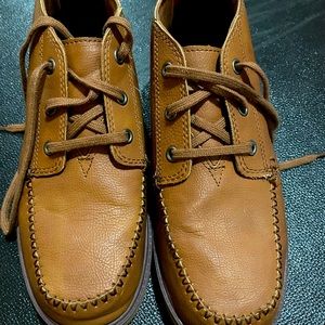 Men’s TOMS chukka boots.